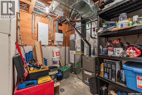 86 Brigham Road, Moose Jaw, SK - Indoor Photo Showing Laundry Room
