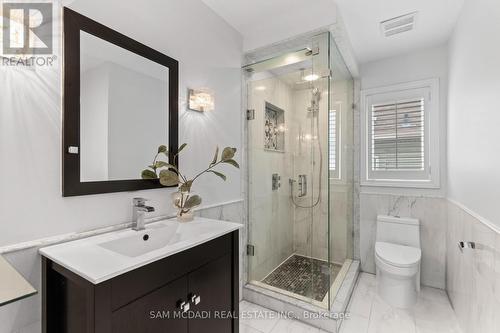 964 Queen Street W, Mississauga, ON - Indoor Photo Showing Bathroom