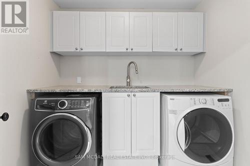 964 Queen Street W, Mississauga, ON - Indoor Photo Showing Laundry Room