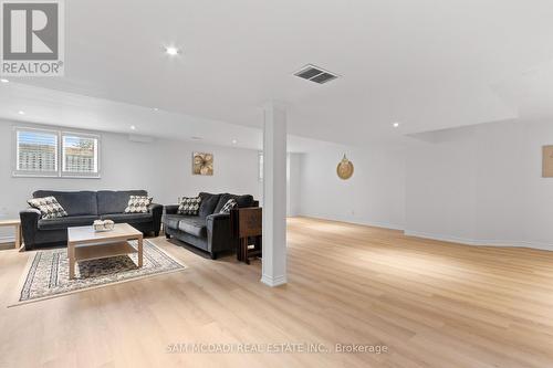 964 Queen Street W, Mississauga, ON - Indoor