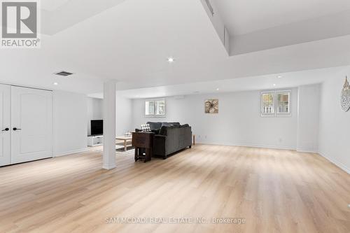 964 Queen Street W, Mississauga, ON - Indoor