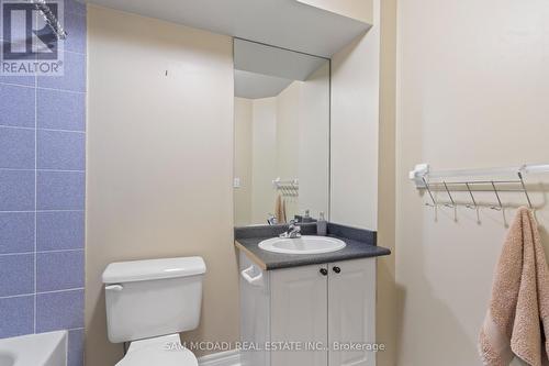 964 Queen Street W, Mississauga, ON - Indoor Photo Showing Bathroom