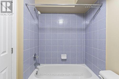 964 Queen Street W, Mississauga, ON - Indoor Photo Showing Bathroom