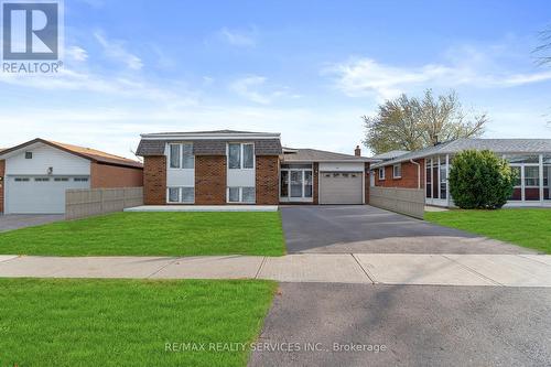 13 LINKDALE ROAD  Brampton, ON L6V 3A1