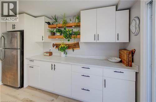 35 Camrose Court, Kitchener, ON - Indoor Photo Showing Kitchen