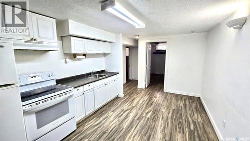 19 O'Neil Crescent, Saskatoon, SK - Indoor Photo Showing Kitchen