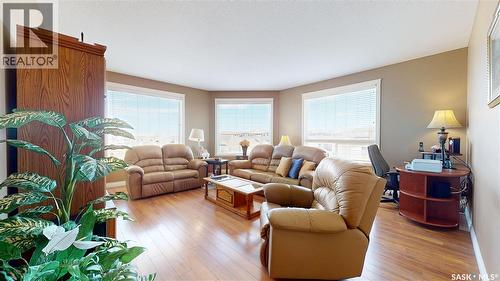 302 3750 Haughton Road E, Regina, SK - Indoor Photo Showing Living Room
