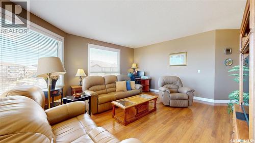 302 3750 Haughton Road E, Regina, SK - Indoor Photo Showing Living Room