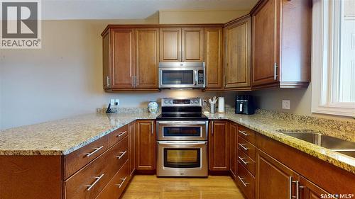 302 3750 Haughton Road E, Regina, SK - Indoor Photo Showing Kitchen