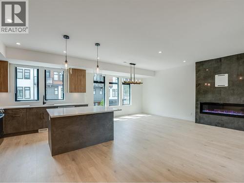 910 Lakeside Drive Unit# 203, Nelson, BC - Indoor Photo Showing Kitchen