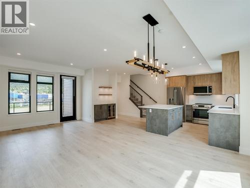 910 Lakeside Drive Unit# 203, Nelson, BC - Indoor Photo Showing Kitchen