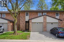 660 OXFORD Road Unit# 17  Burlington, ON L7N 3M1