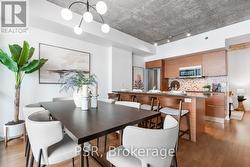 2805 - 375 KING STREET W Toronto, ON M5V 1K1
