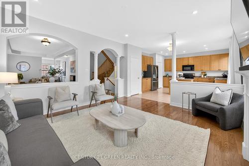 265 Scott Boulevard, Milton, ON - Indoor Photo Showing Living Room