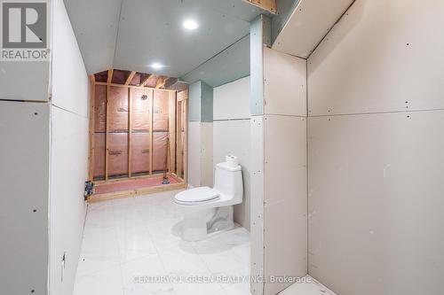 265 Scott Boulevard, Milton, ON - Indoor Photo Showing Bathroom
