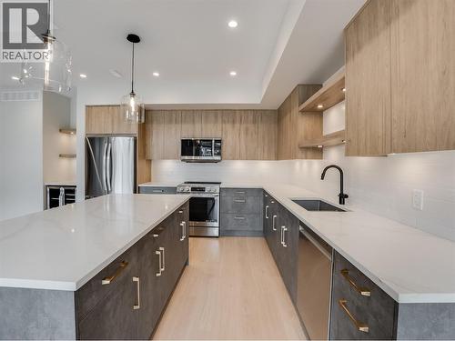 910 Lakeside Drive Unit# 403, Nelson, BC - Indoor Photo Showing Kitchen With Upgraded Kitchen