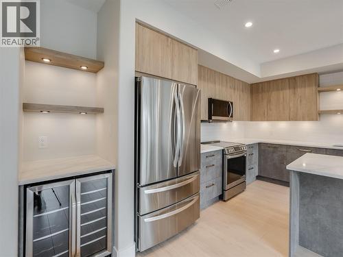 910 Lakeside Drive Unit# 403, Nelson, BC - Indoor Photo Showing Kitchen With Upgraded Kitchen