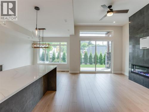 910 Lakeside Drive Unit# 403, Nelson, BC - Indoor With Fireplace