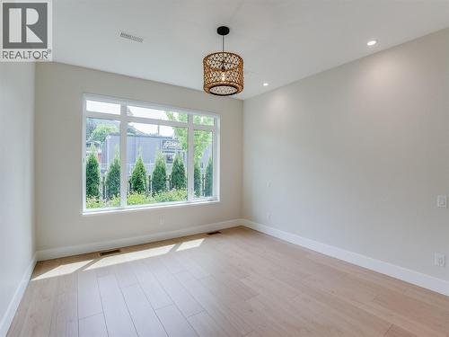 Master/primary bedroom - 910 Lakeside Drive Unit# 403, Nelson, BC - Indoor Photo Showing Other Room