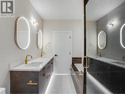 Double vanity Ensuite - 