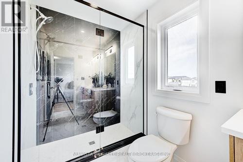 10 Woodmere Path, Middlesex Centre (Ilderton), ON - Indoor Photo Showing Bathroom
