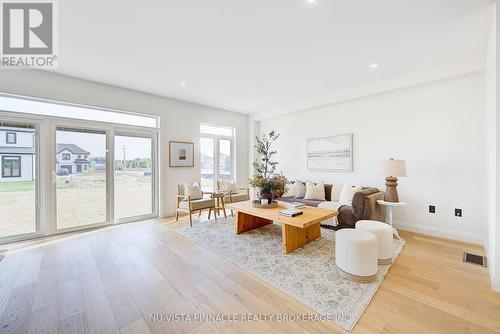 10 Woodmere Path, Middlesex Centre (Ilderton), ON - Indoor Photo Showing Living Room