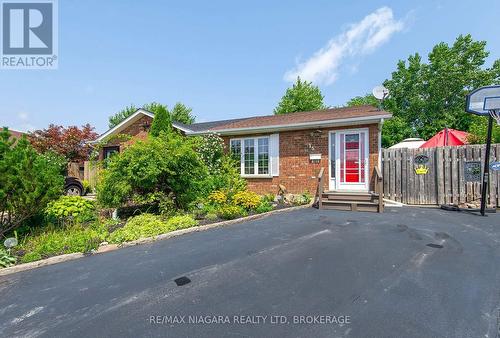 15 MARC COURT  Welland (Lincoln/Crowland), ON L3B 5X2