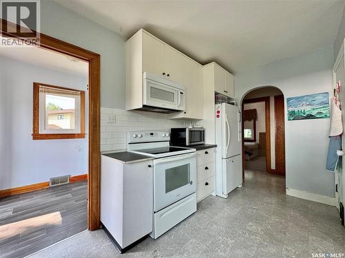 405 March Avenue E, Langenburg, SK - Indoor Photo Showing Kitchen