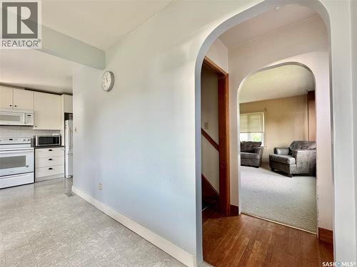 405 March Avenue E, Langenburg, SK - Indoor