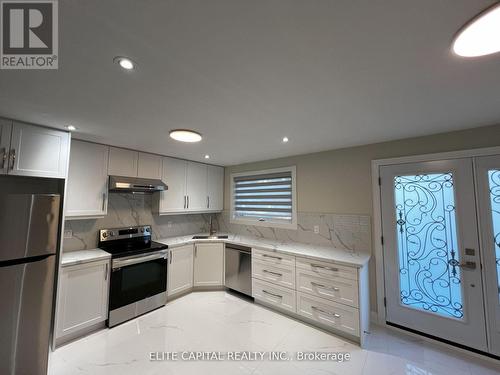 67 Hutcherson Square, Toronto, ON - Indoor Photo Showing Kitchen