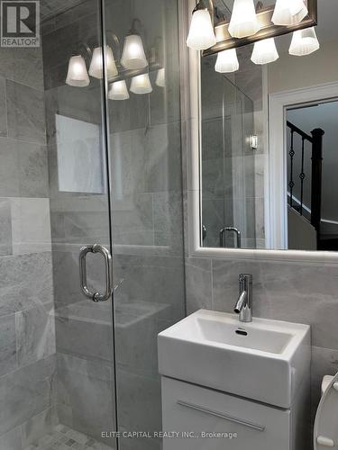 67 Hutcherson Square, Toronto, ON - Indoor Photo Showing Bathroom