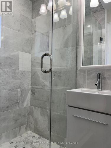 67 Hutcherson Square, Toronto, ON - Indoor Photo Showing Bathroom