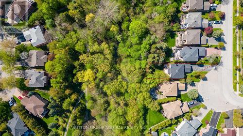 63 O'CONNOR CRESCENT  Richmond Hill, ON L4C 7P8
