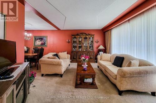 337 Mcneilly Road, Hamilton, ON - Indoor Photo Showing Living Room