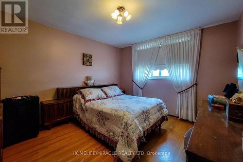 337 Mcneilly Road, Hamilton, ON - Indoor Photo Showing Bedroom