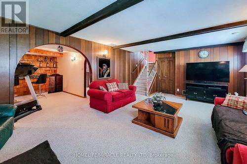 337 Mcneilly Road, Hamilton, ON - Indoor Photo Showing Living Room