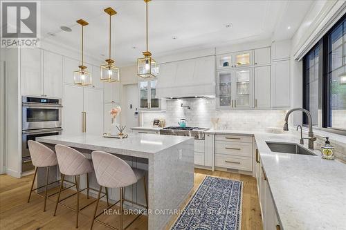 1445 Skyline Drive, Mississauga, ON - Indoor Photo Showing Kitchen With Upgraded Kitchen