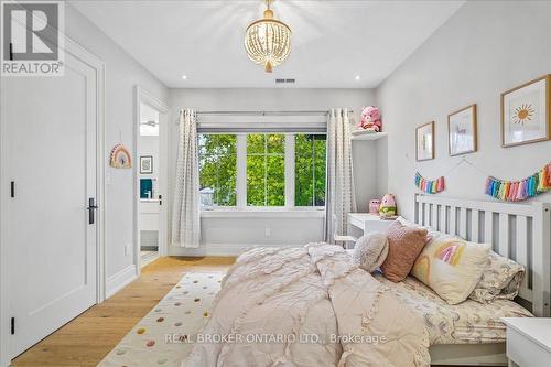 1445 Skyline Drive, Mississauga, ON - Indoor Photo Showing Bedroom