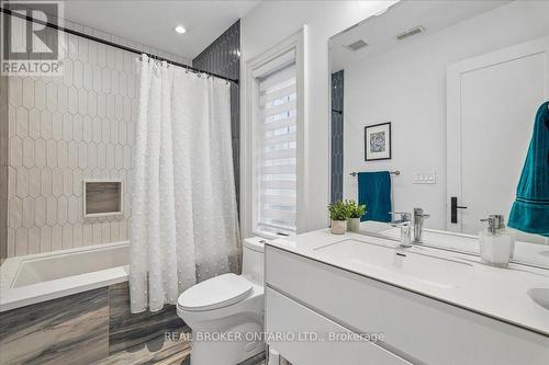 1445 Skyline Drive, Mississauga, ON - Indoor Photo Showing Bathroom