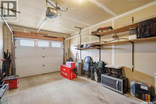 111 105 Lynd Crescent, Saskatoon, SK - Indoor Photo Showing Garage