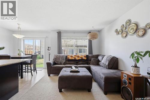 111 105 Lynd Crescent, Saskatoon, SK - Indoor Photo Showing Living Room