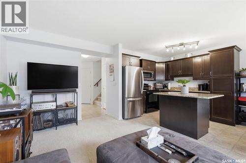 111 105 Lynd Crescent, Saskatoon, SK - Indoor Photo Showing Kitchen