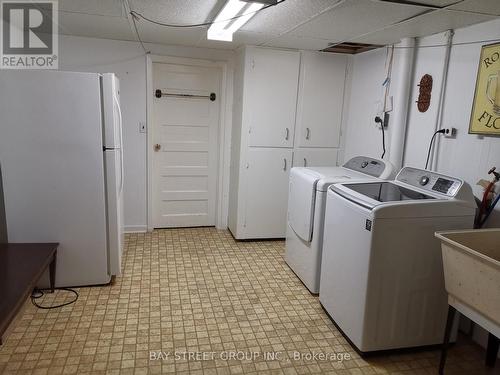 65 Saint Andrews Avenue, Welland, ON - Indoor Photo Showing Laundry Room