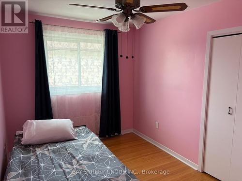 65 Saint Andrews Avenue, Welland, ON - Indoor Photo Showing Bedroom