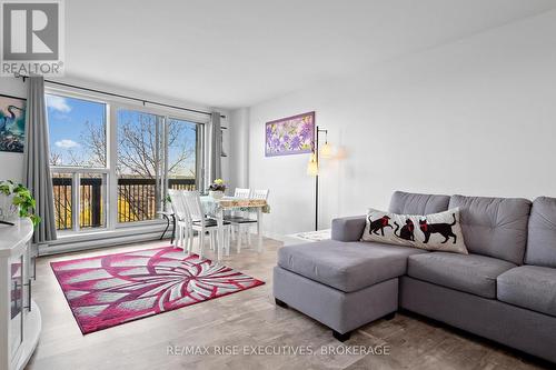 710 - 66 Greenview Drive, Kingston (Central City West), ON - Indoor Photo Showing Living Room
