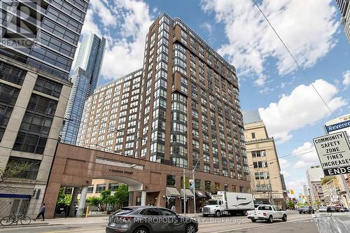 311 - 7 CARLTON STREET  Toronto, ON M5B 2M3
