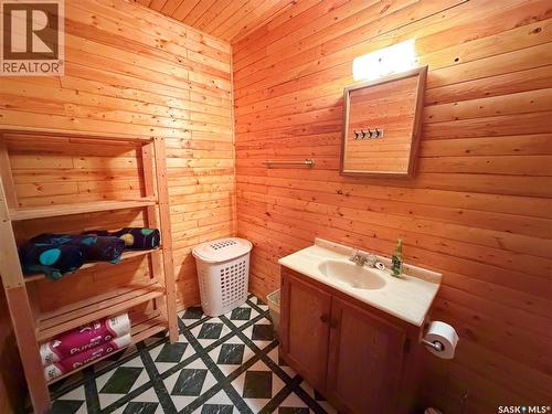 1 Hanson Place, Candle Lake, SK - Indoor Photo Showing Bathroom