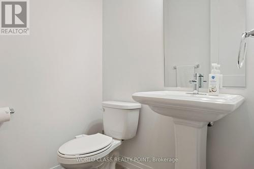 4073 Healing Street, Lincoln, ON - Indoor Photo Showing Bathroom