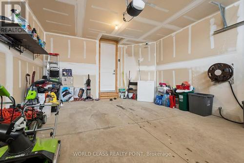 4073 Healing Street, Lincoln, ON - Indoor Photo Showing Garage