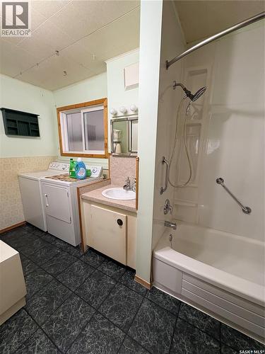 209 2Nd Avenue E, Kelvington, SK - Indoor